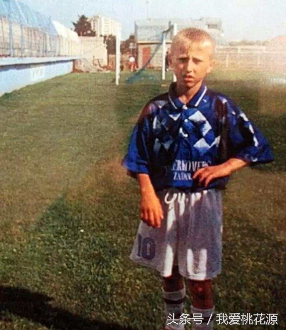 克罗地亚人脱下衣服震惊朋友圈：没有奇迹，只有普通人的含泪奔跑