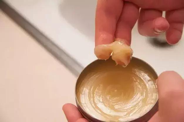 发泥好还是发油好用,发泥好用还是发油