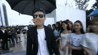 旭旭宝宝第一天入驻斗鱼直播记录,旭旭宝宝入驻斗鱼第一场直播