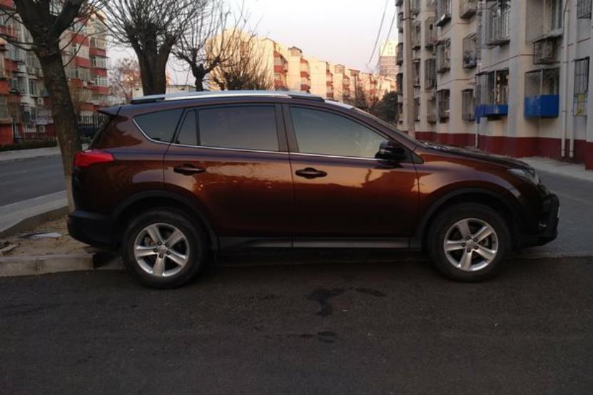 旧款rav4越野,如果不知道买啥车就去街上看看
