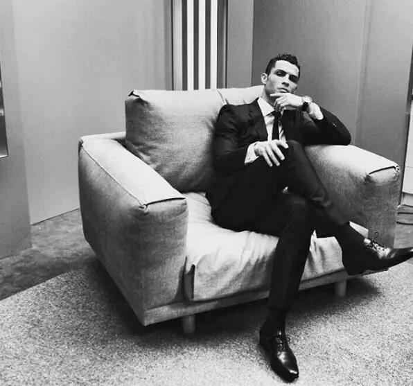 如果法国队夺冠会穿黑袍吗,法国足球队能否再夺世界杯