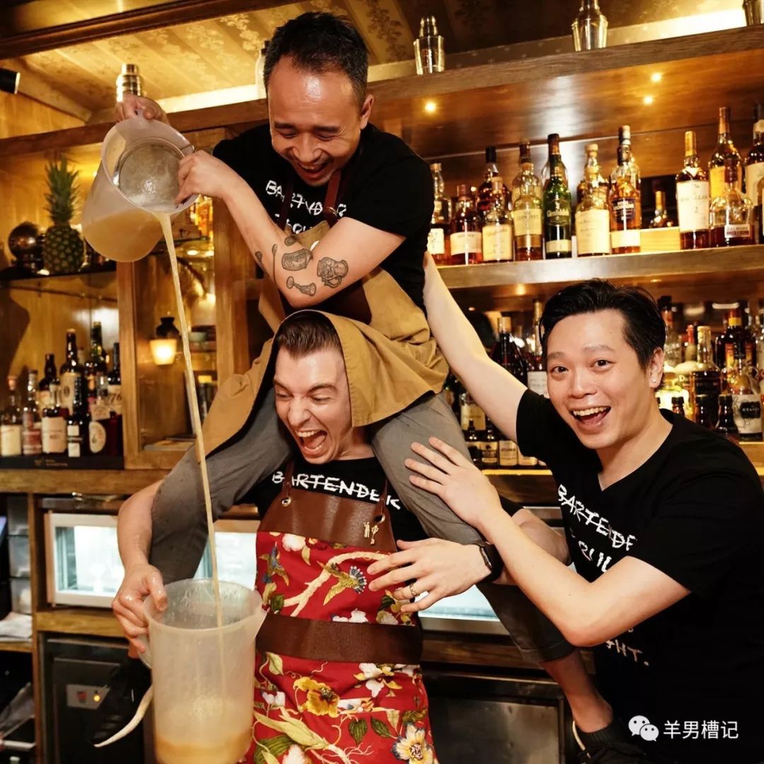 去酒吧除了点酒还需要点什么,去酒吧吧台如何点酒