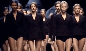 俄罗斯超模帮：太子妃水果娜剪刀腿妖婆钉子步女皇小仙女Vlada