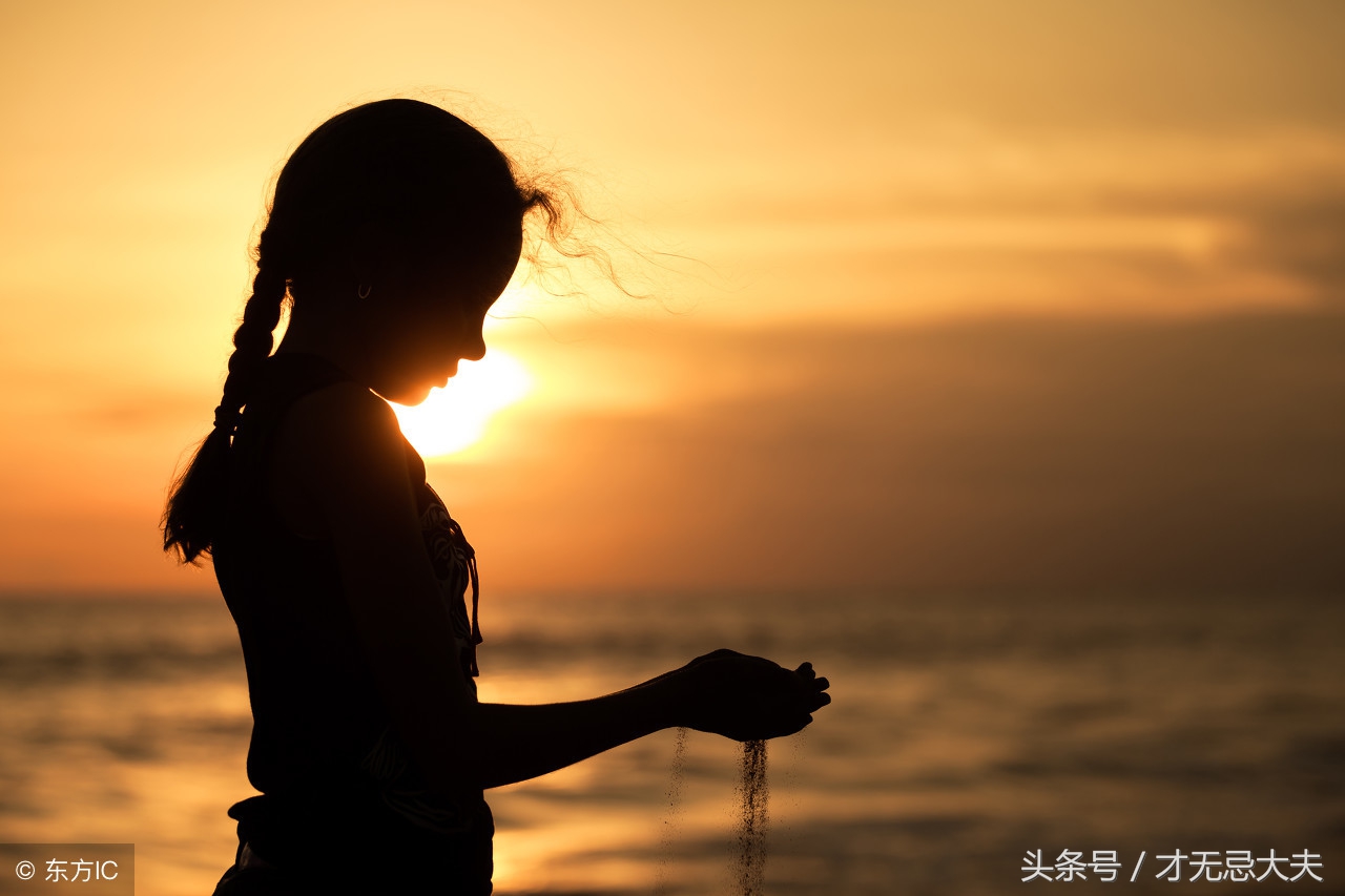 真实的故事！孩子，你太艰难了！妈疯了，爸走了！还有亲人吗？