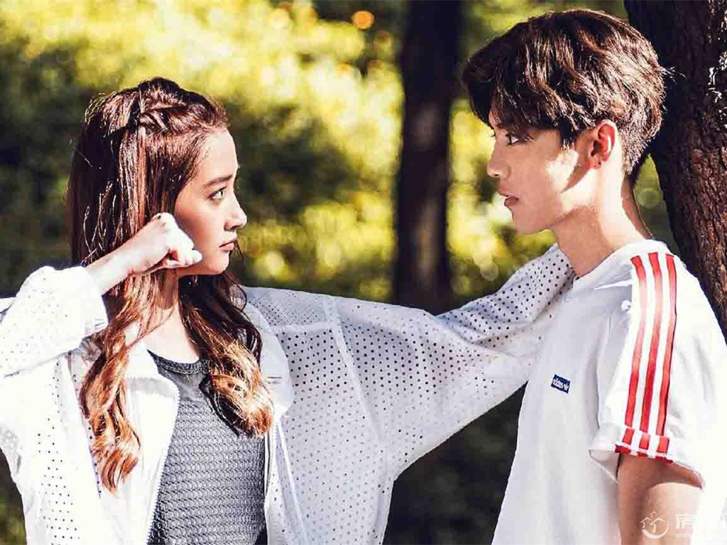 鹿晗关晓彤甜蜜暴击接吻花絮,鹿晗关晓彤吻戏暴哭