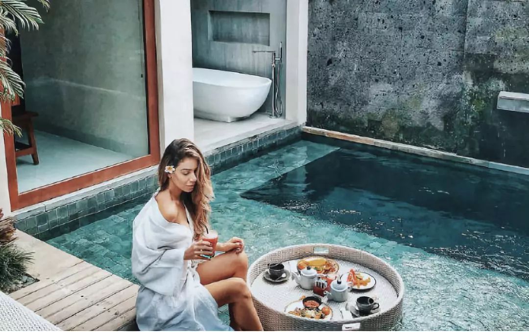 巴厘岛买什么口红便宜,巴厘岛旅游攻略住宿价格