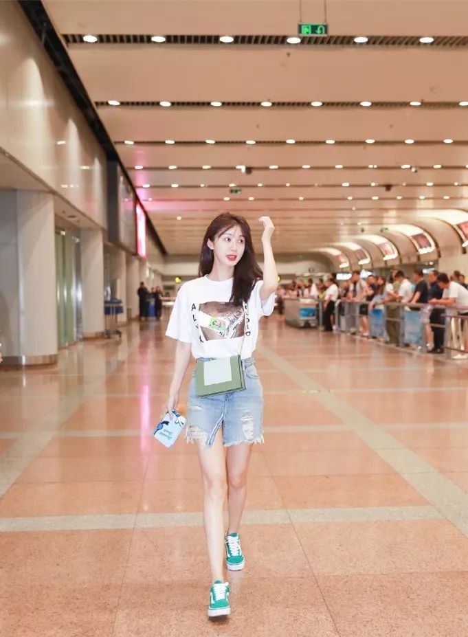 吴昕穿搭羽绒服,吴昕同款法式服装