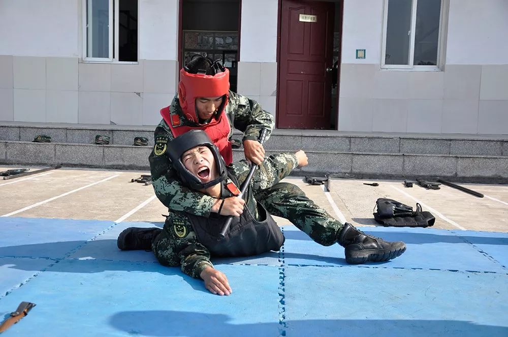 绿色军营场景,绿色军营的风景线