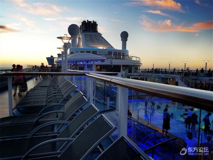 皇家加勒比游轮量子号游记,坐海洋量子号游轮旅游攻略