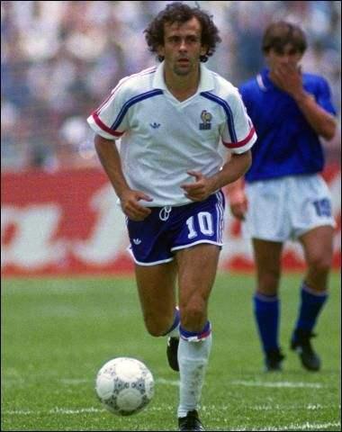 足球史上十大传奇足球巨星,谁是足球史上最伟大的6号