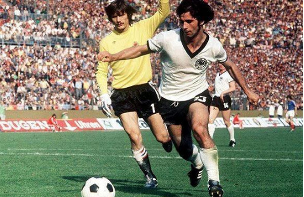 足坛最伟大的10大英格兰球星,当今表现最厉害的世界足坛巨星