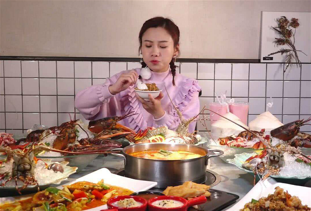 为什么大胃王们可以一次性吃下那么多东西？