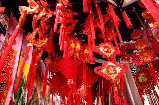 中国结是中国的一种传统而典型,中国结的样式和寓意