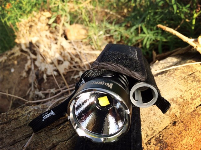 一射就是一大片，务本A214200流明直充强光手电实测