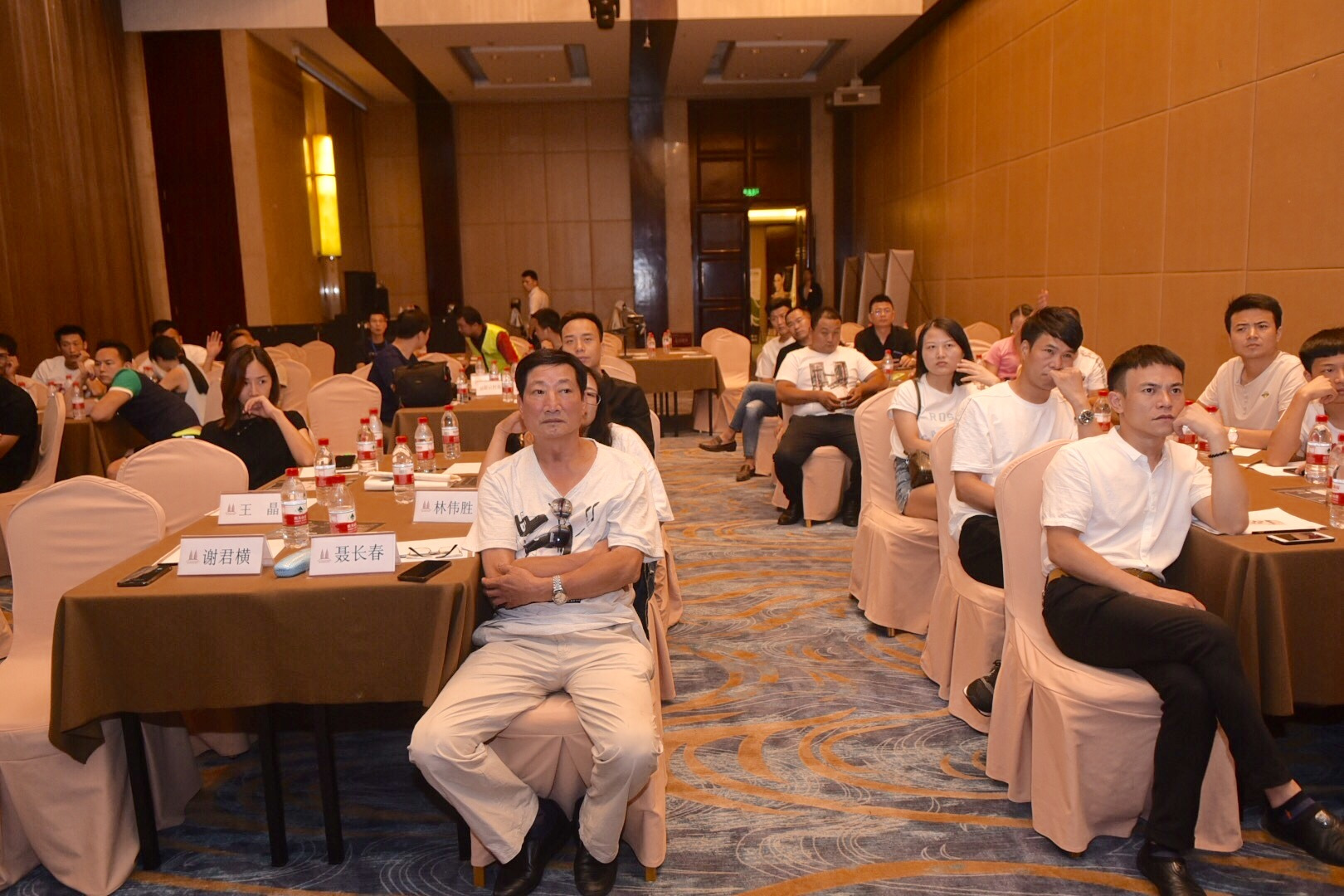 艾我吧共享艾灸仪：养生新方式，共享新业态，创富新蓝海