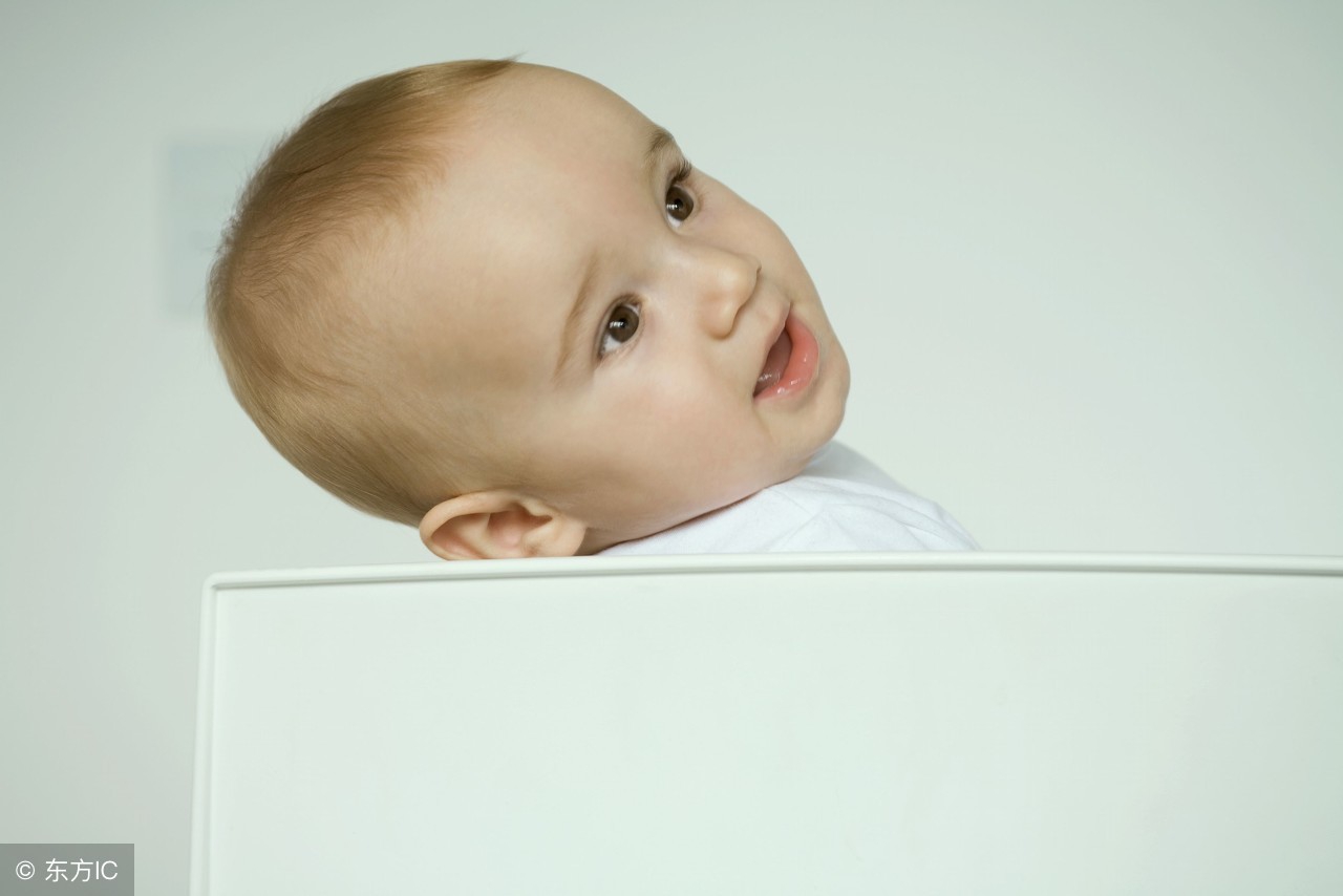 宝宝老是喜欢歪头睡觉怎么调整,宝宝往左边歪头怎么纠正睡姿