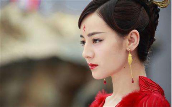 球星对迪丽热巴的评价,哪一个足球明星喜欢迪丽热巴