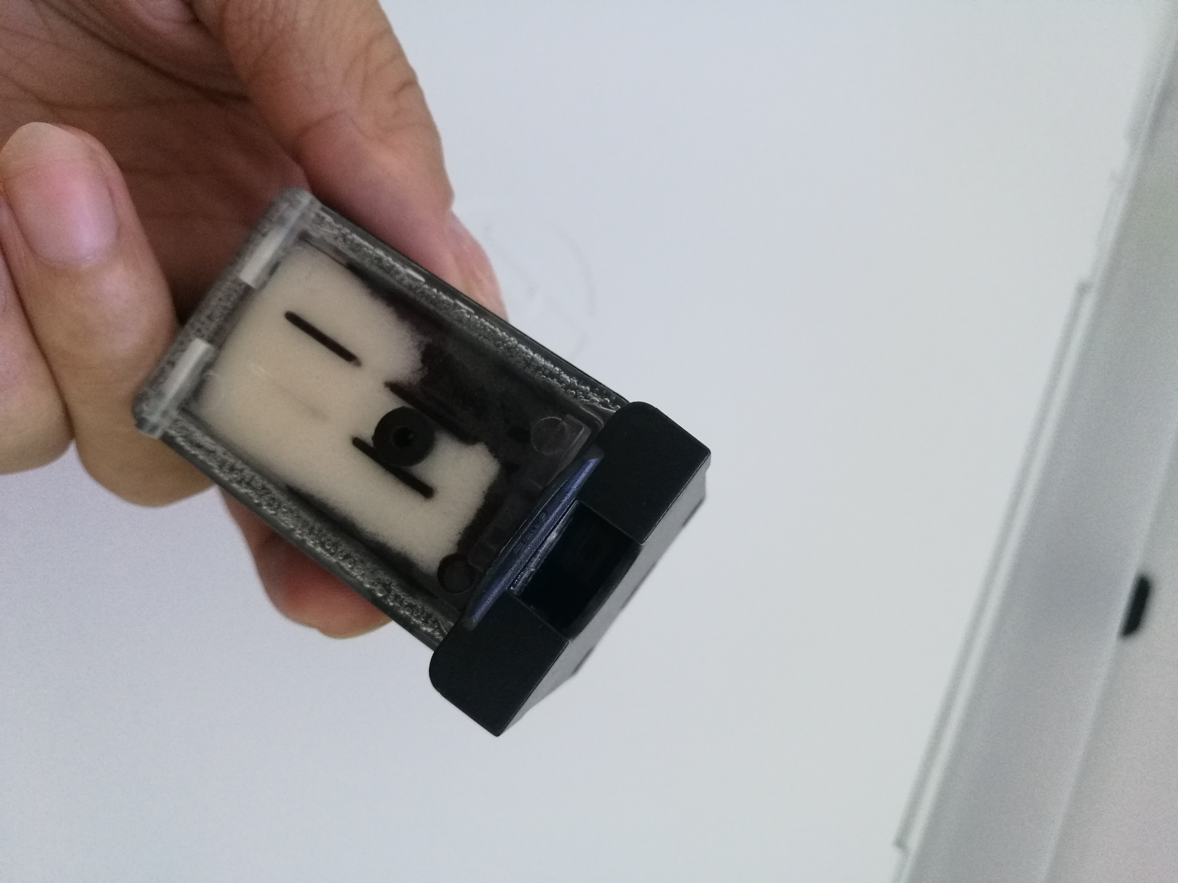 hp2132打印机怎么用手机打印文件,惠普2132打印机换墨盒不能打印