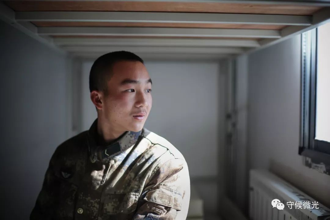 品图：大国末梢的站立者