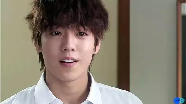 韩国男明星李玹雨,金秀贤李玹雨runningman