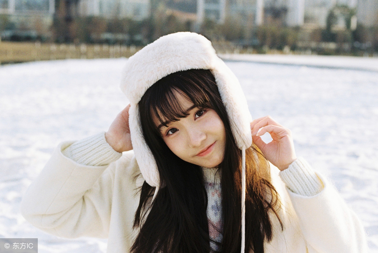 她身上最敏感的地方是哪里，身上有几处红痣？说！