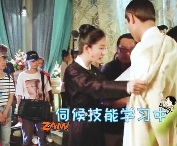 扶摇花絮：太子去好莱坞被杨幂求代购，阮经天戳穿后杨幂脸红