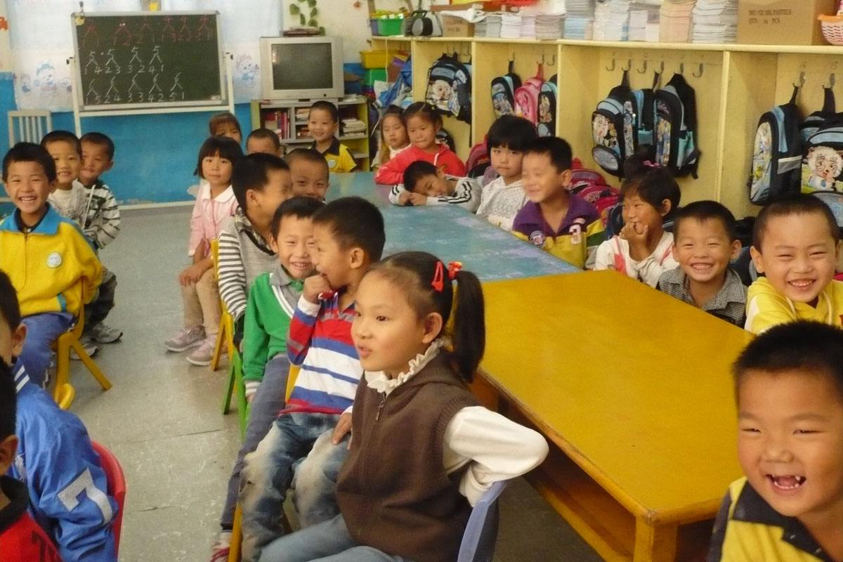 小班绘本熊叔叔的生日派对教案,熊叔叔生日派对绘本分析