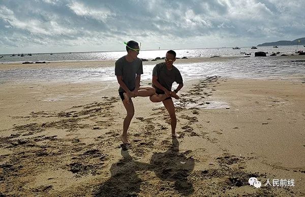 兵哥哥出去海训带点什么,兵哥哥海训每天都在忙什么