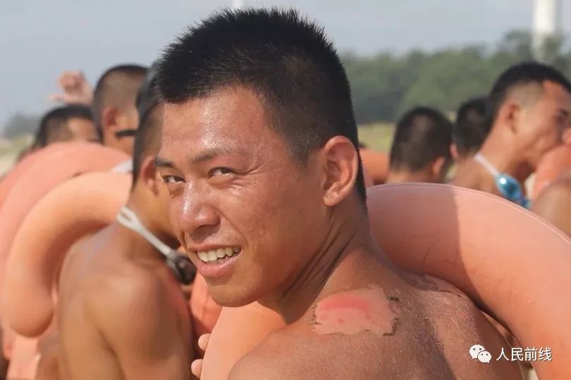兵哥哥出去海训带点什么,兵哥哥海训每天都在忙什么