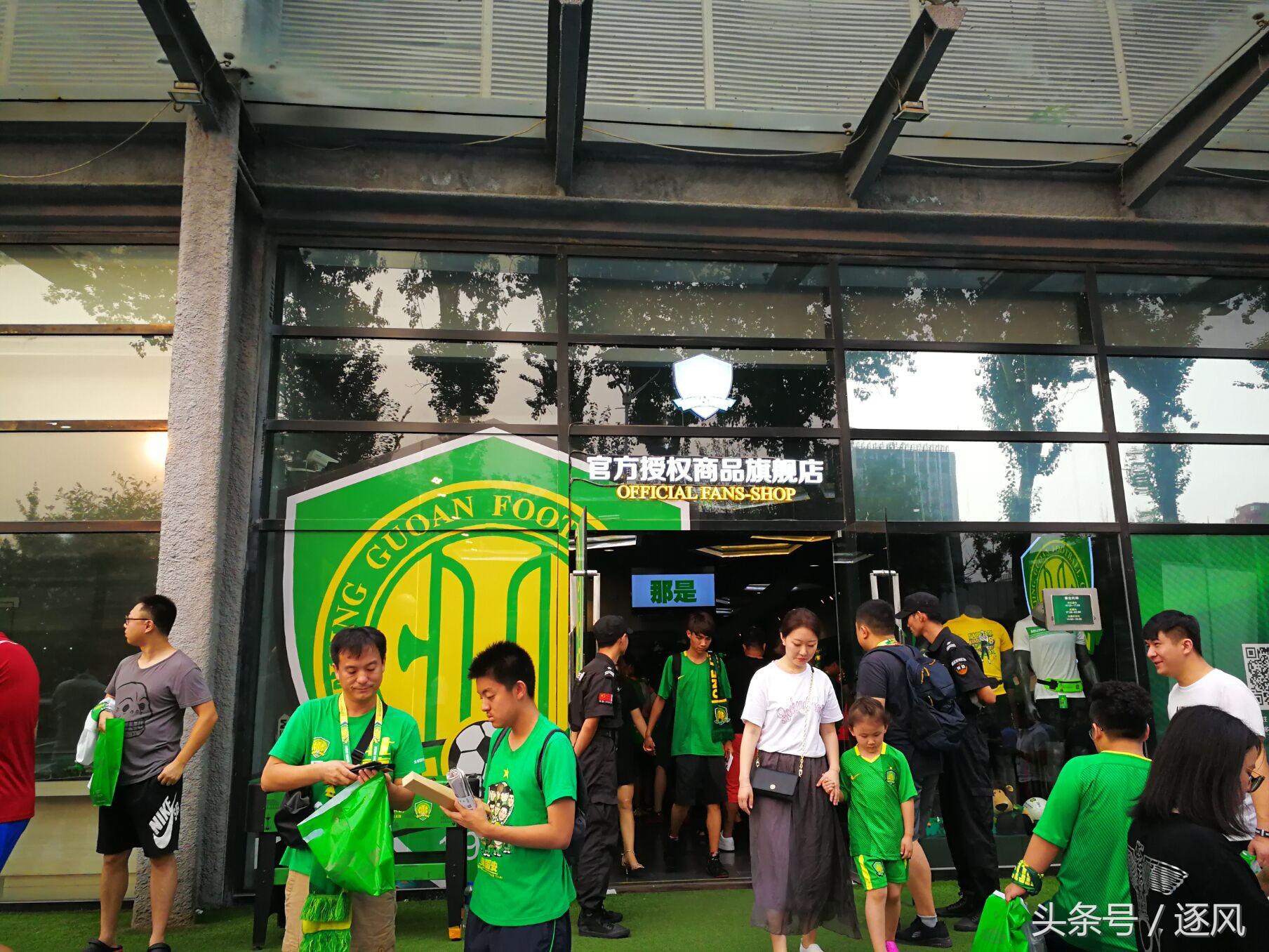 耐克下架商品直播,耐克专卖店撤店清仓