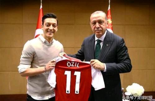 拥有土耳其血统的厄齐尔,厄齐尔还在德国国家队吗