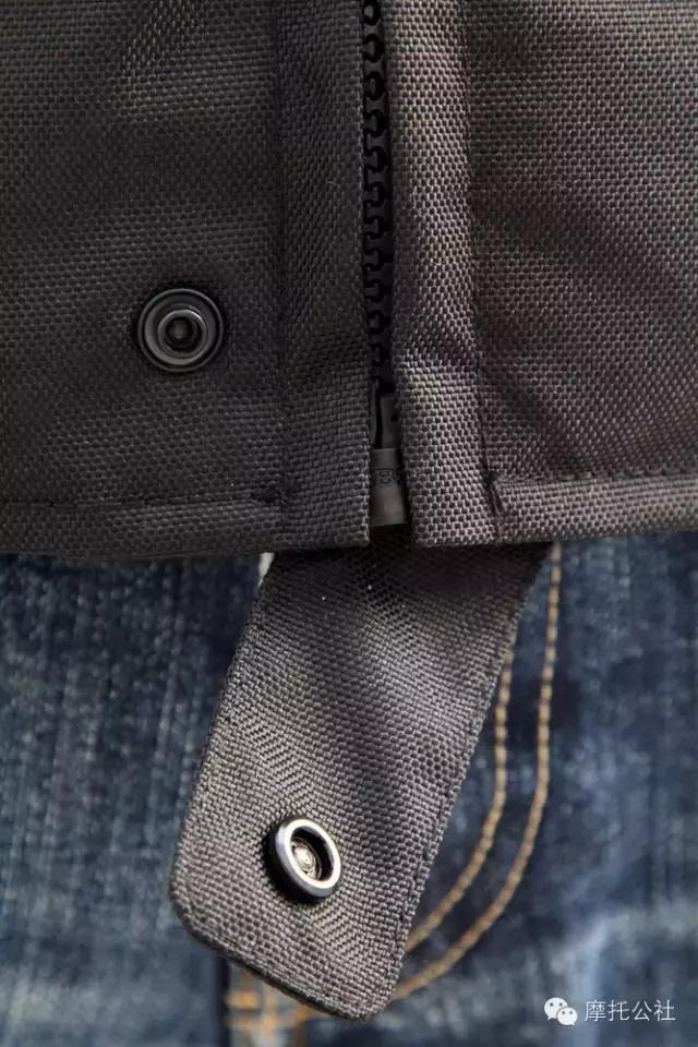 夏天雨天适合骑摩托车吗,新手雨天骑摩托车注意事项