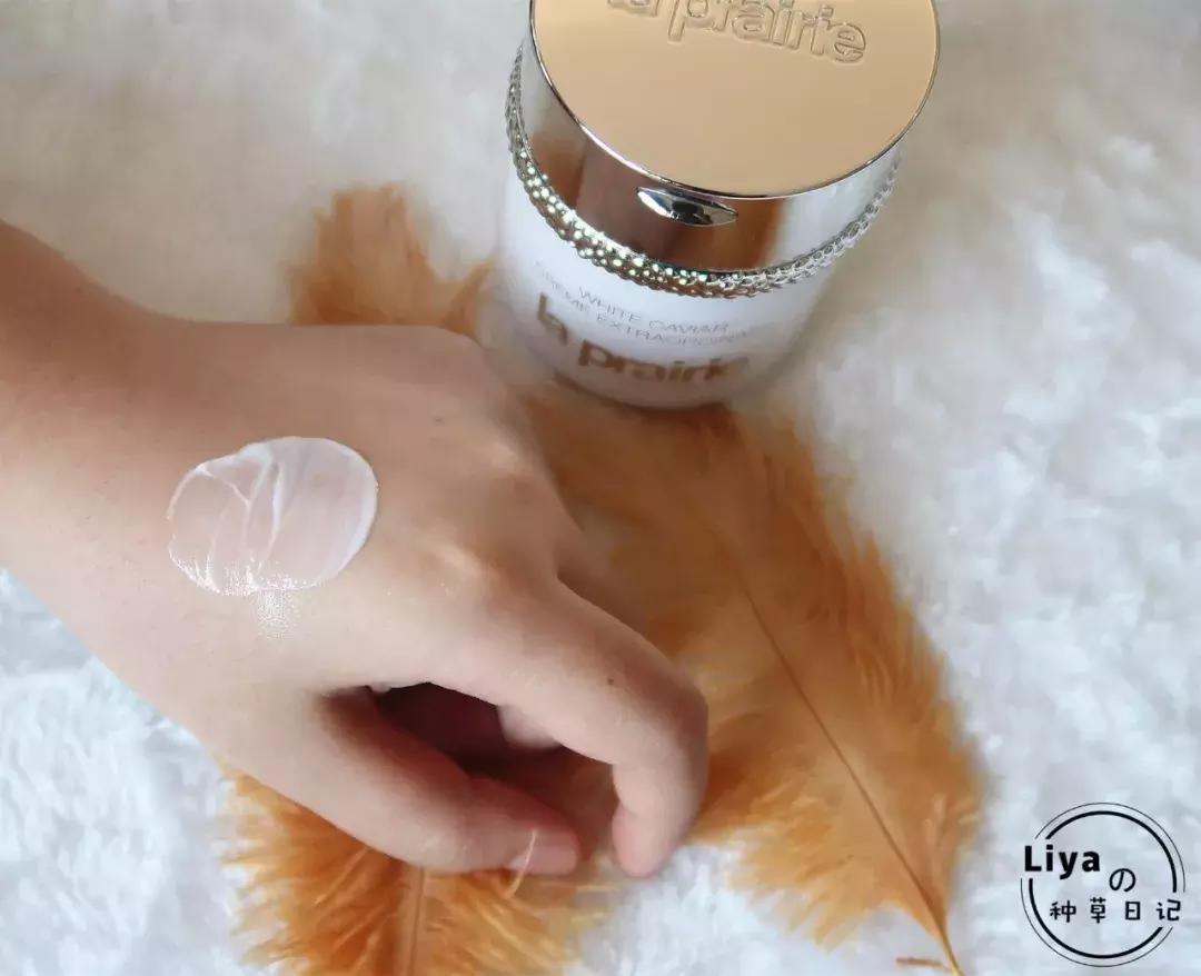 用着两三千一套的护肤品,用着8000一套的护肤品