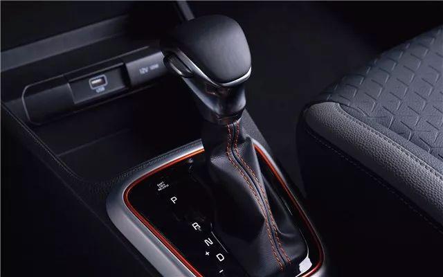 2019款起亚外观与内饰实拍,起亚suv内饰