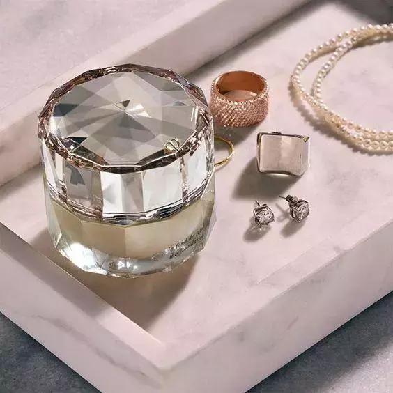 你买过哪些又贵又没用的东西,你都买过哪些大牌护肤品