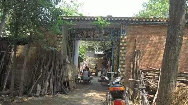 门前开塘家败人亡是什么意思,门前有一塘家败人心怎么解释