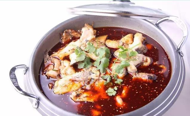 火焰炖大鹅、香辣片片鱼、沙锅串串香、鸭血粉丝汤你更喜欢哪个？