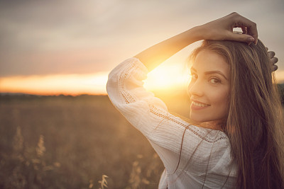 生肖猪的人性格坚持且乐观,生肖猪的人性格和脾气