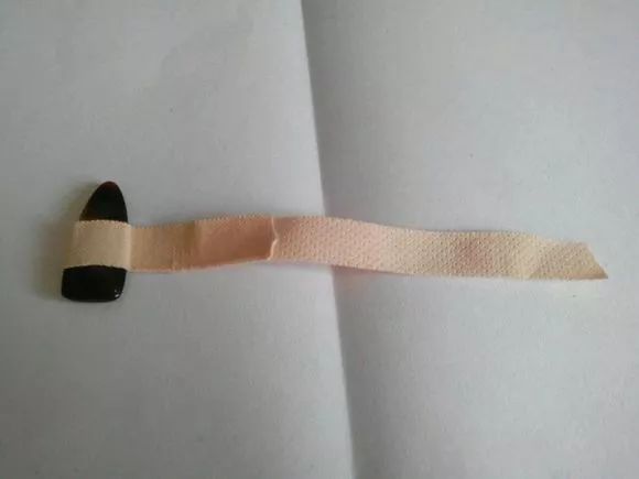 古筝胶布损伤手指,弹古筝戴胶布手脱皮怎么办