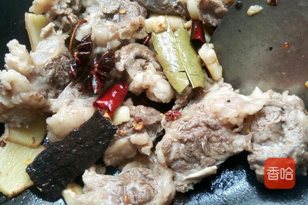 如何煮牛腩又烂又好吃,牛腩如何煮得软烂多汁
