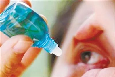 17岁女孩牙齿掉光了是咋回事,45岁女子牙齿都掉光