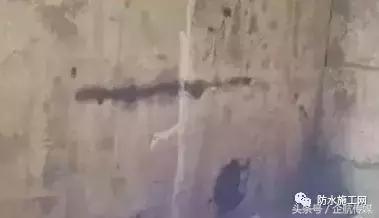 混凝土楼板渗水原因,地下车库楼板渗水是怎么回事