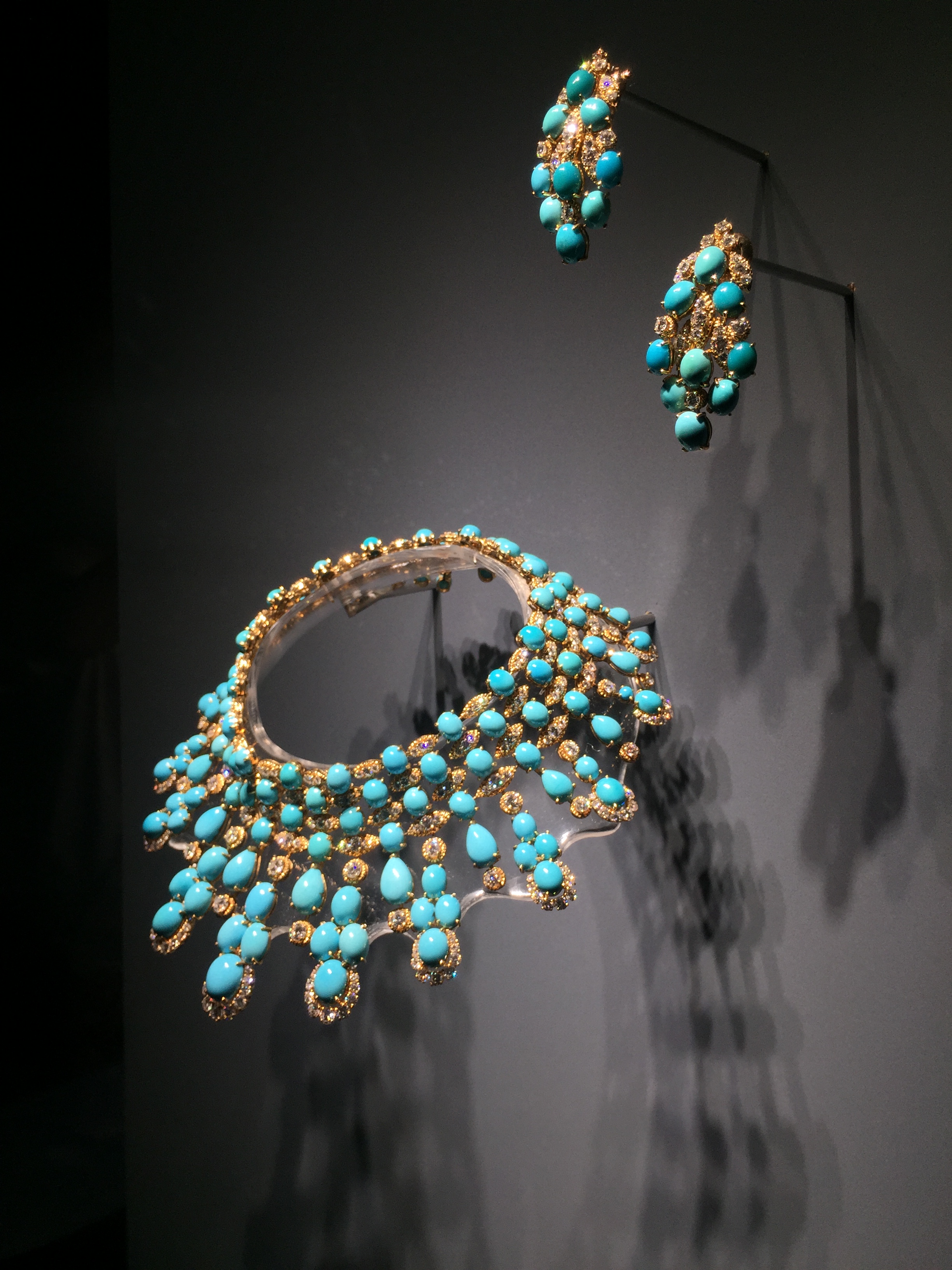 梵克雅宝黑色的四叶草是什么宝石,梵克雅宝四叶草是珠宝吗