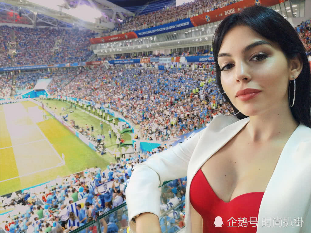 c罗35岁拥有这25岁的身材,c罗35岁年龄20岁的身材