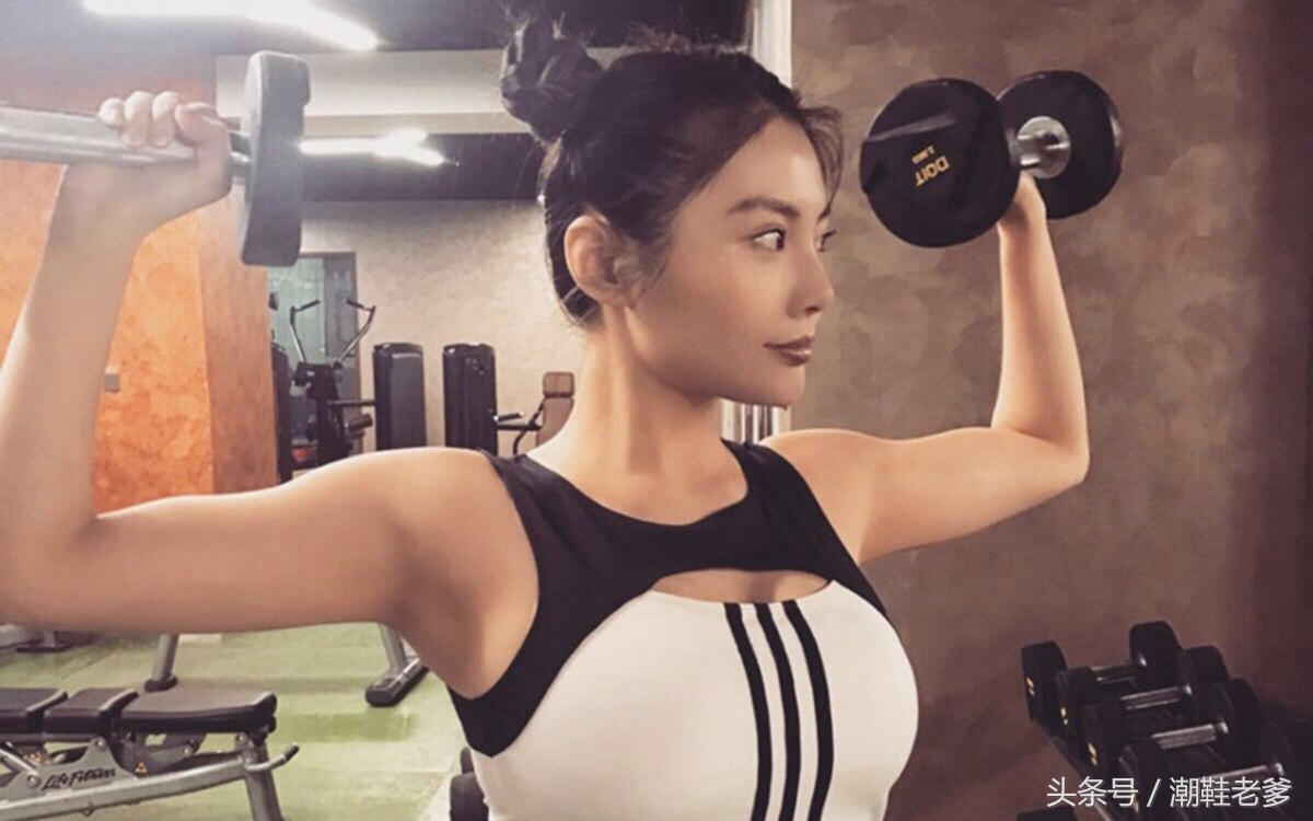 大嫂徐冬冬惊艳亮相,徐冬冬发福期照片