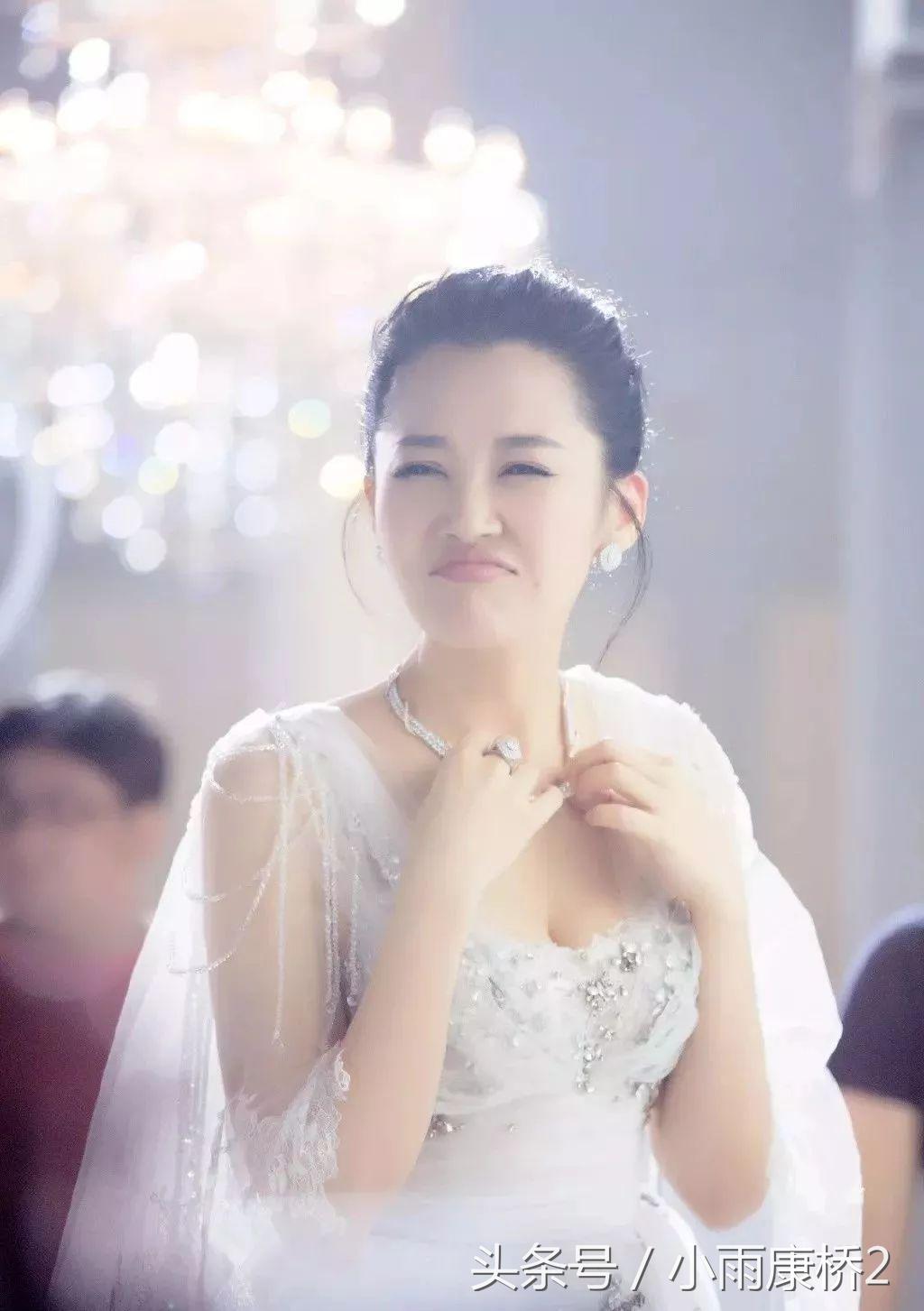 许晴50岁高清写真,48岁许晴美艳绝伦