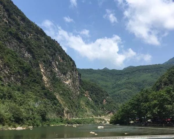 青龙峡漂流现场买票,青龙县啤酒节