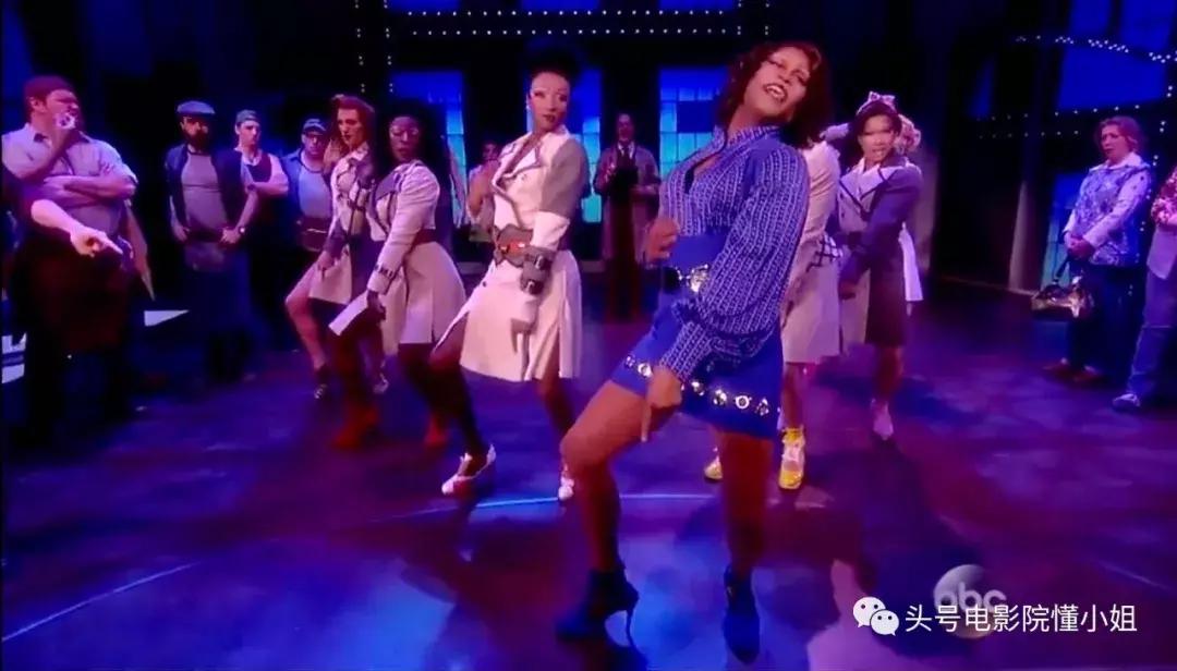 题材尺度超大胆的剧来了！他变装比许晴还性感女人看完说白活了