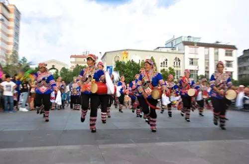 宁可错过世界杯也不要错过云南的火把节！