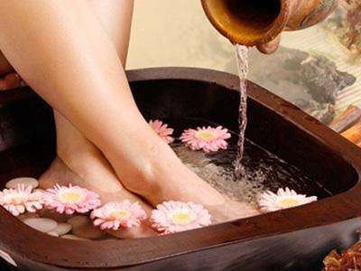 脚上死皮太硬怎么办,脚穿凉鞋都是死皮